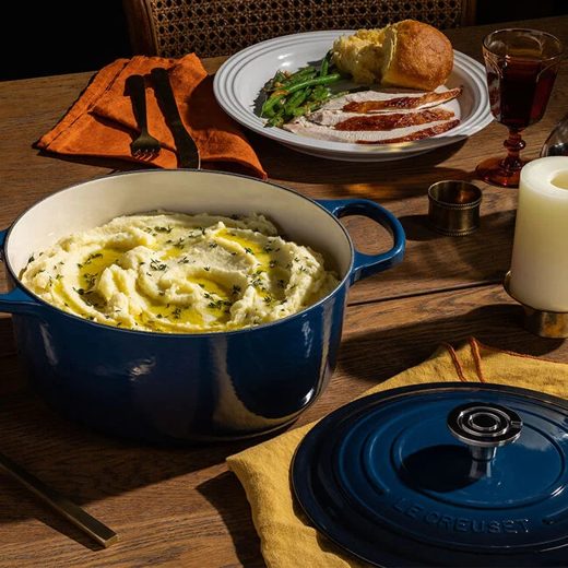 Le Creuset Signature Round Dutch Oven 5.5 Qt